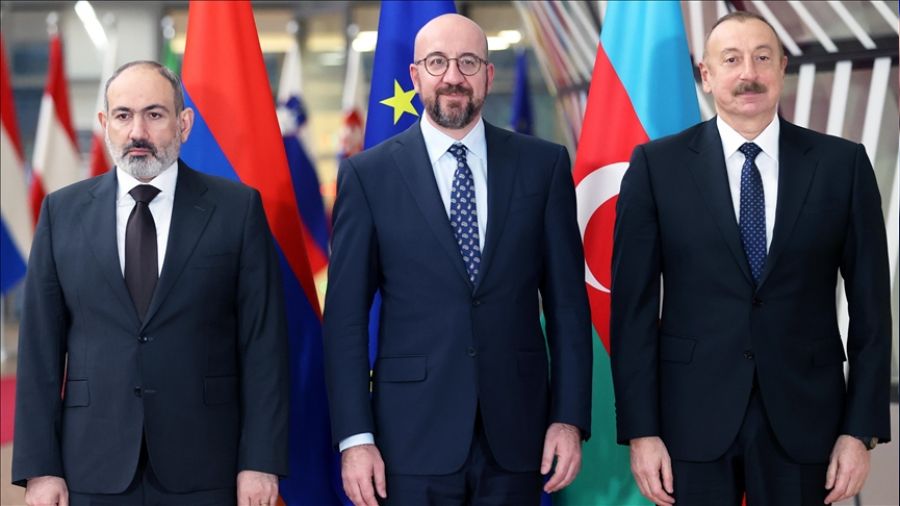 Azerbaycan Ermenistan'la bar���yor