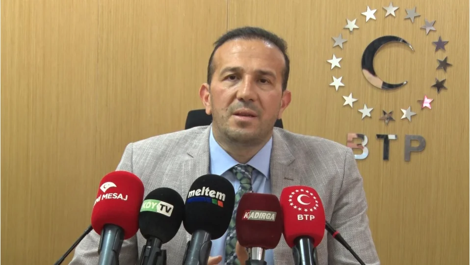 Ba��ms�z T�rkiye Partisi (BTP) S�zc�s� L�tfullah �nder iktidar�n milletvekili ve belediye ba�kan� transferlerini ele�tirdi