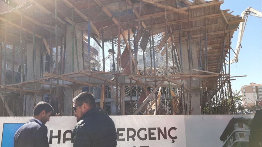 Balıkesir'de inşaat çöktü: 5 yaralı