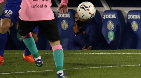 Barcelona 4 hafta sonra kazandı