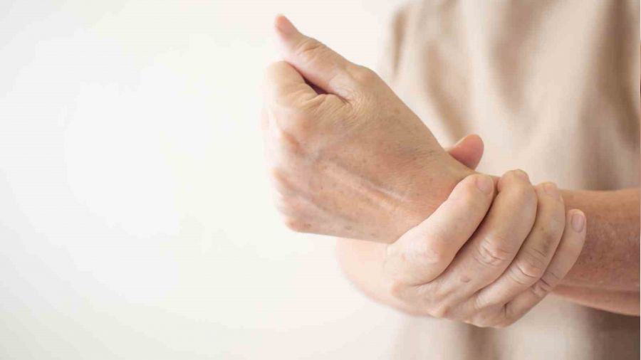 Başparmak kökündeki ağrıya dikkat