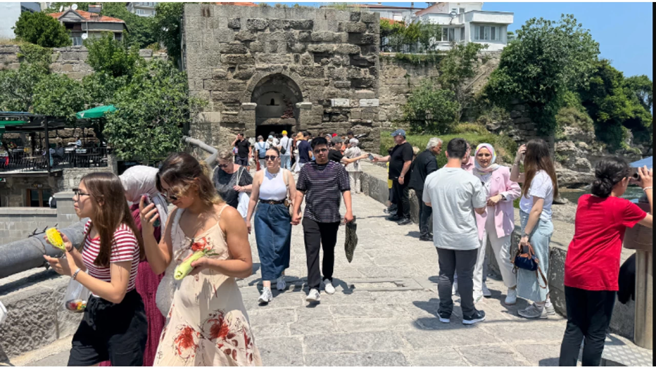 Bat� Karadeniz'in tatil beldeleri bayramda en �ok tercih edilen destinasyonlardan oldu