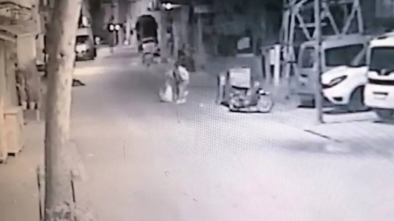 Bayltana kadar dvd srkleyip yol kenarna brakt