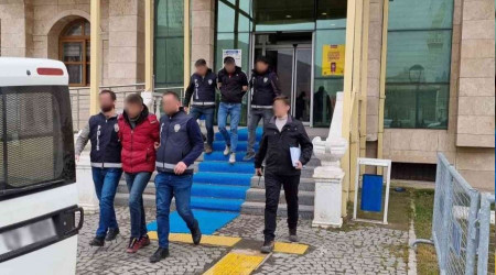 Baz istasyonundan akü çaldılar