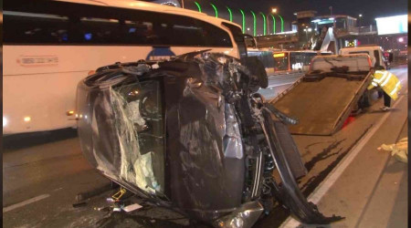 Beylikdüzü'nde makas atan araç takla attı