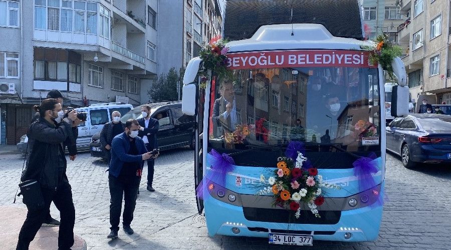 Beyo�lu'nda Romanlar G�n� renkli g�r�nt�lere sahne oldu