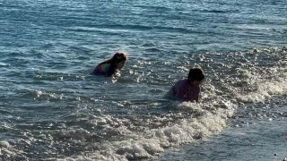 Bir yanda fırtına ve hortum, diğer yanda deniz keyfi