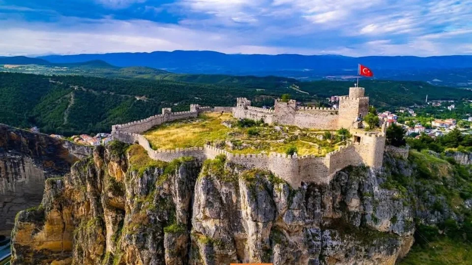 Boyabat Kalesi: Tarihin zirvesindeki taştan miras