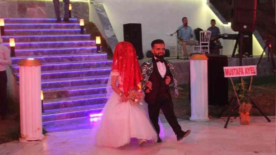 Boyları küçük ama aşkları çok büyük