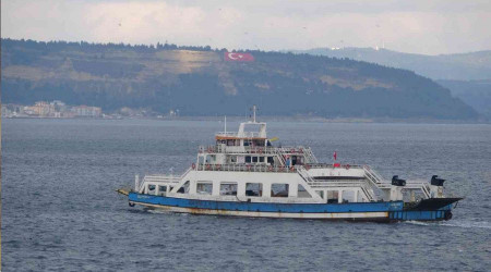 Bozcaada'ya feribot seferleri yapılamıyor