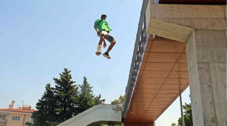 Bu sefer brandanın üzerine atlamadı