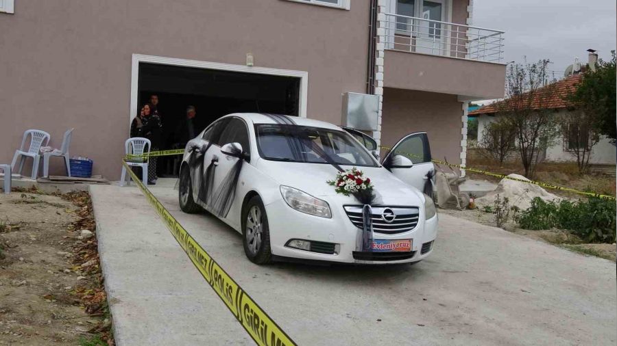 Burdur'da düğünde damat kazayla gelin arabasının şoförünü vurdu
