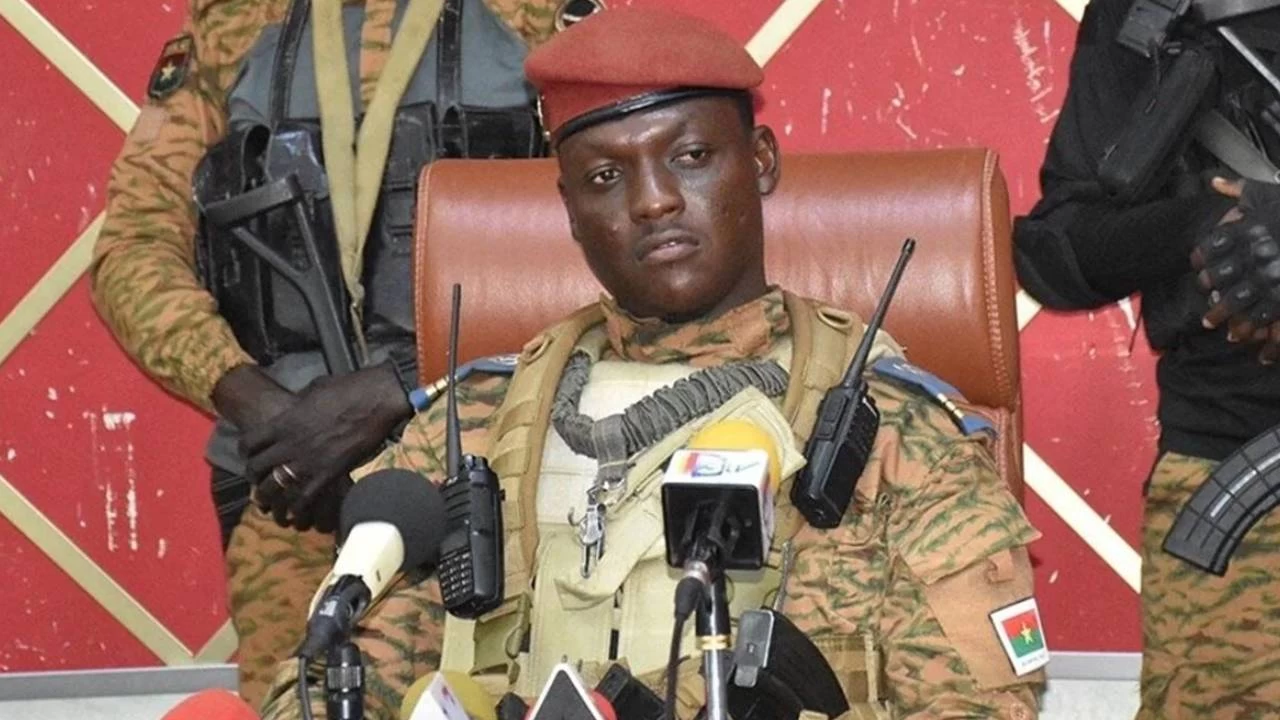 Burkina Faso'da askeri h�k�metin g�rev s�resi 5 y�l daha uzat�ld�