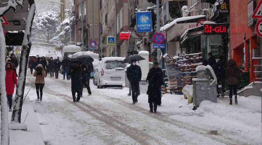 Bursa'da kar esareti, yollar kapandı