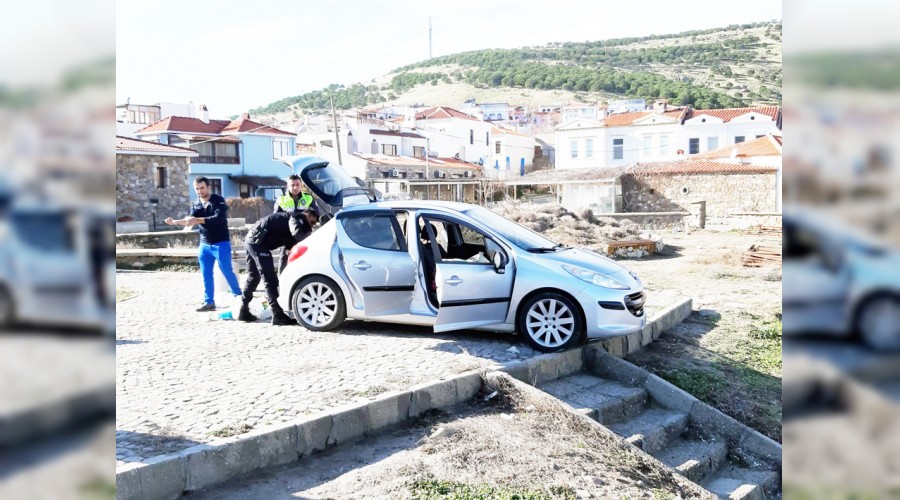 Camı kıran polis son anda kurtardı
