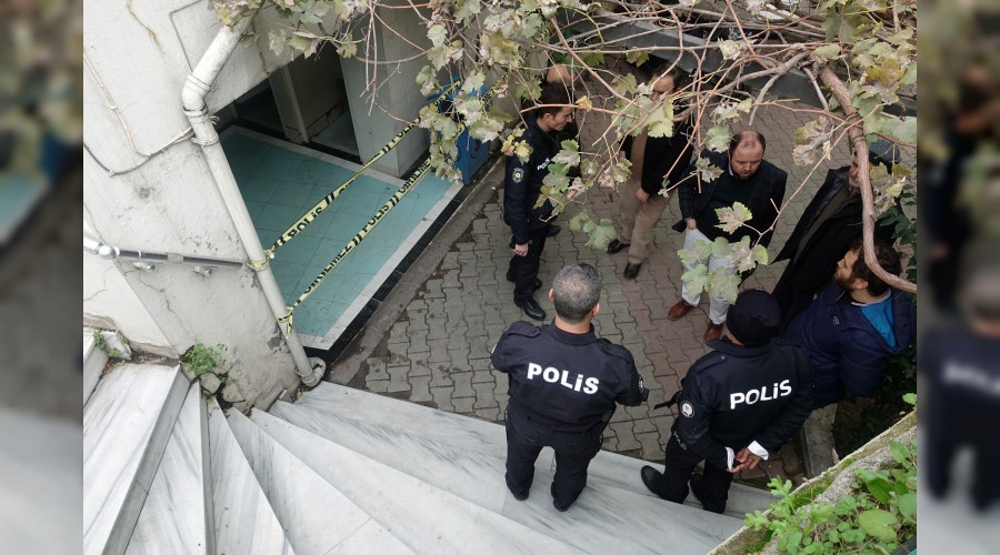 Cami tuvaletinde ölü bulundu