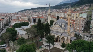 Caminin sütunlarında 4 kıtadan getirilen taşlar kullanılmış