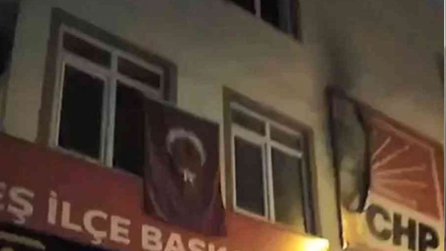ankr'da CHP ile bakanlnn bulunduu binaya molotofkokteyli saldr