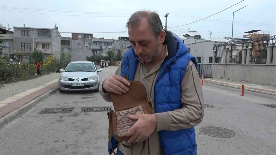 �aresiz kald�, �aresiz b�rakmad�