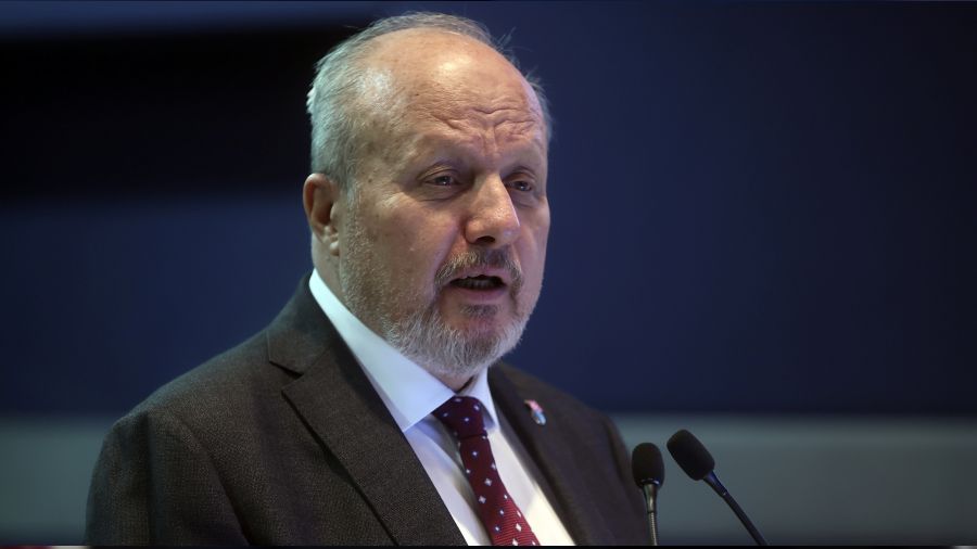 Cari açığın düşmesi için devlet elini taşın altına koymalı