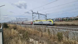 �erkezk�y'de yolcu treni raydan ��kt�