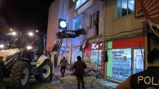 CHP'nin balkon kutlamasından balkon çöktü: 1 ölü