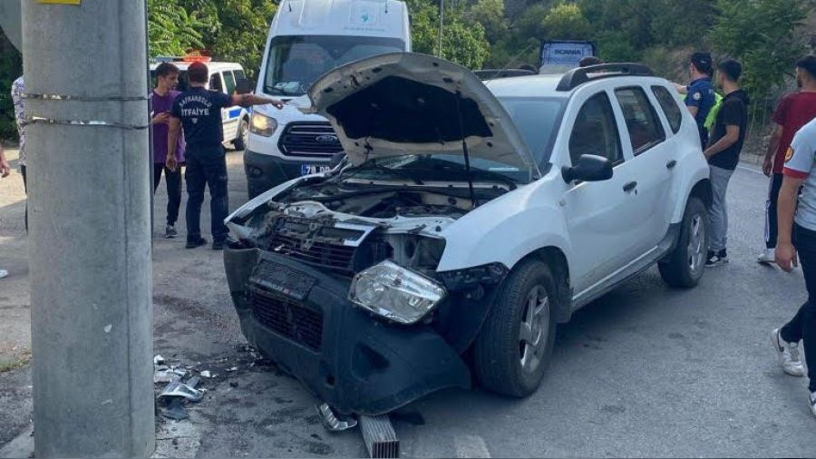Ciple beton direğe çarptı