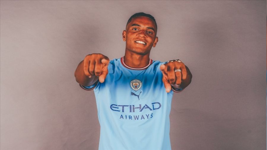 City'nin yeni savunmac�s� Dortmund'dan