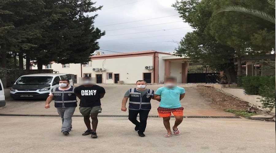 Darp ederek 267 bin liral�k saati �ald�lar