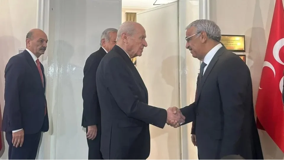 DEM Parti heyeti MHP lideri Bah�eli'yi ziyaret etti