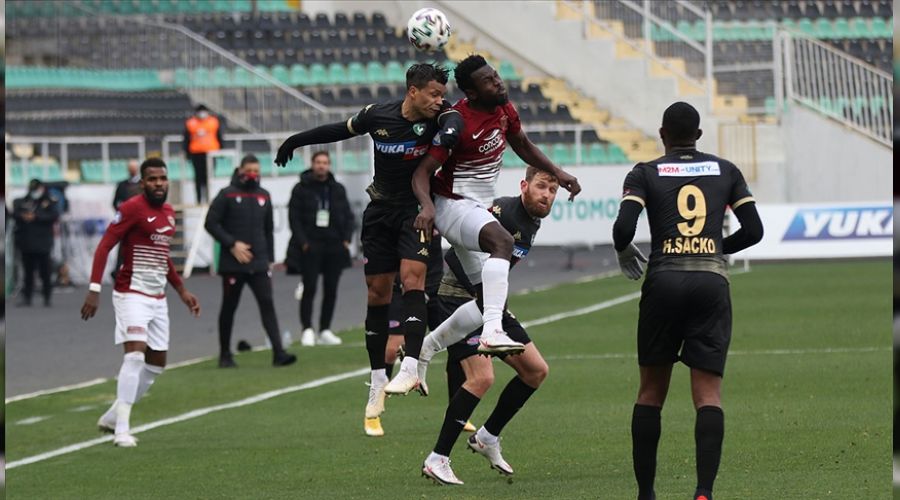 Denizli evinde Hatay'a boyun e�di