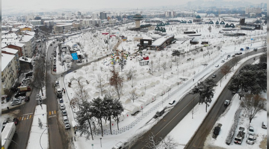 Deprem bölgesi buz kesiyor