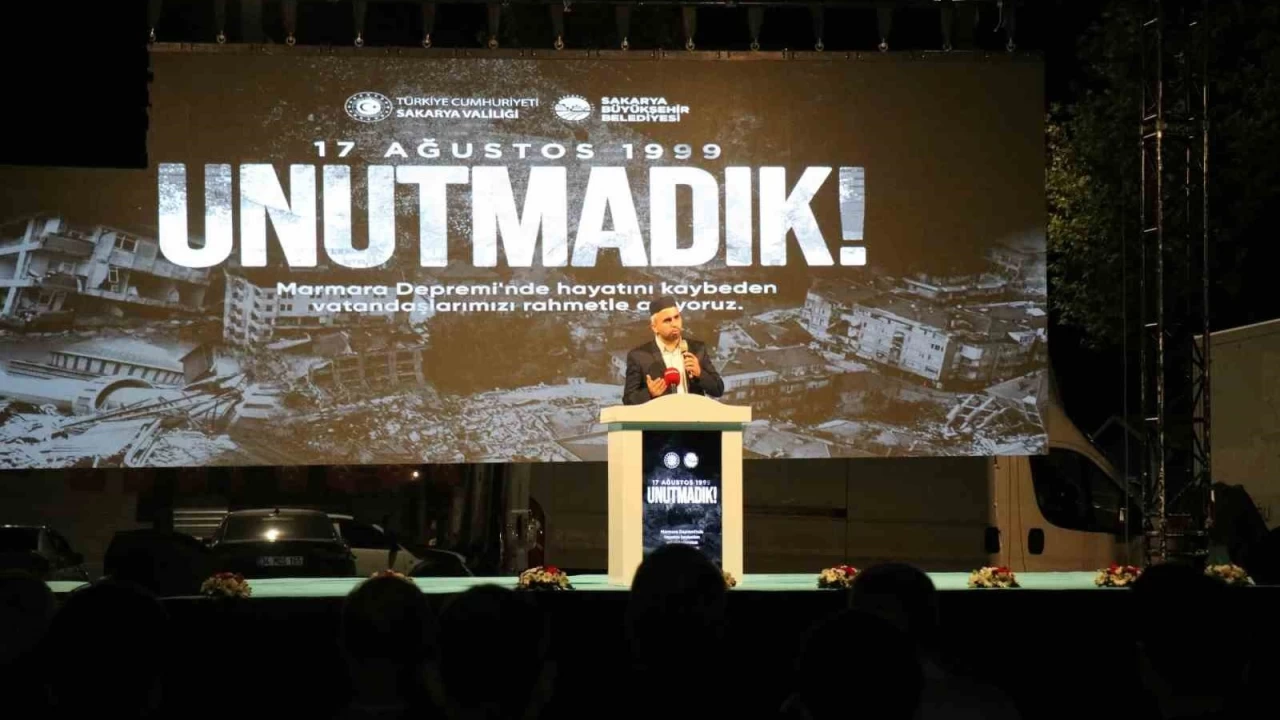 Deprem saati 03.02'de Sakarya'da eller semaya a��ld�