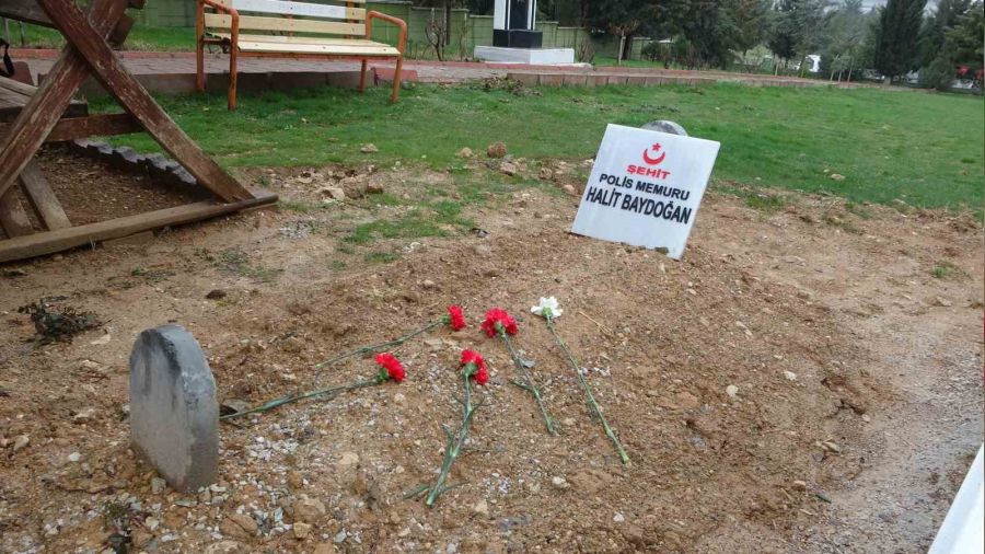 Deprem �ehidi polis memuru unutulmad�