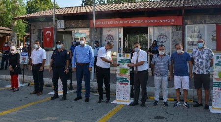 Dezenfekte ve maske istasyonu