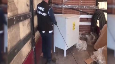 ‘Dikkat ölüm tehlikesi’ yazan panoya saklamışlar