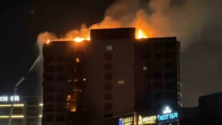 Diyarbak�r'da 12 katl� plazada yang�n: 1 ki�i mahsur kald�, 8 ki�i dumandan etkilendi