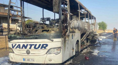 Diyarbakr'da yolcu otobs alevlere teslim oldu