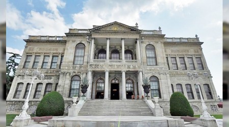 Dolmabahçe Sarayı'na ziyaretçi aktı
