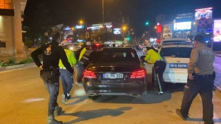 'Dur' ihtarına uymayınca polis havaya ateş açtı