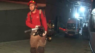 Duvar ile asansr arasnda skan 17 yandaki ii hayatn kaybetti