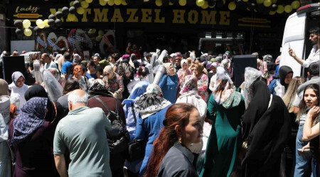 Ekonomide geldiimiz nokta: ndirim izdihama yol at