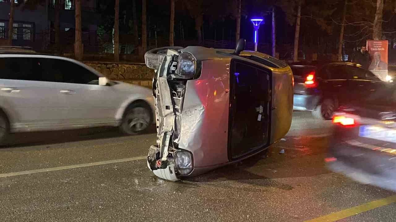 Elaz��'da trafik kazas�: 3 yaral�