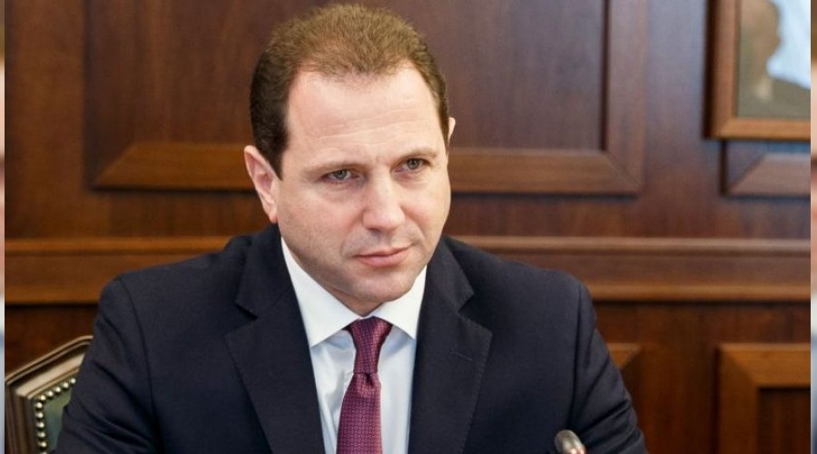 Ermenistan'da h�k�met darmada�an