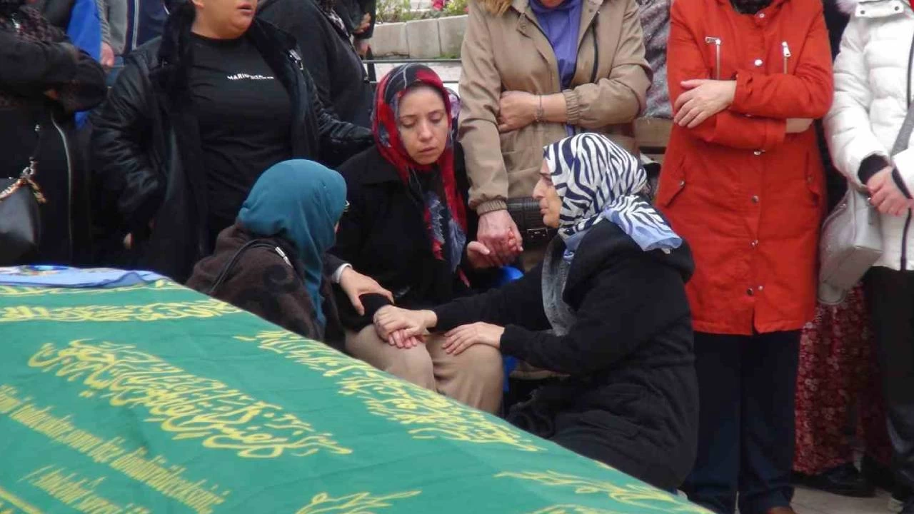 Eski erkek arkada�� taraf�ndan �ld�r�len gen� kad�n�n babas�, 3 e�ini de �ld�rm��!