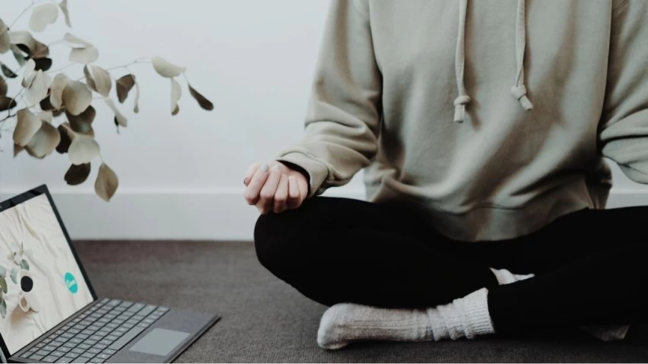 Evde meditasyon ile stres yönetimi nasıl yapılır?
