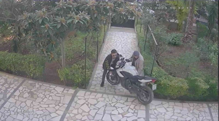 Eve yürümemek için motosiklet çalmış