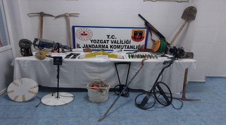 Evin içinde kaçak kazı yaptılar
