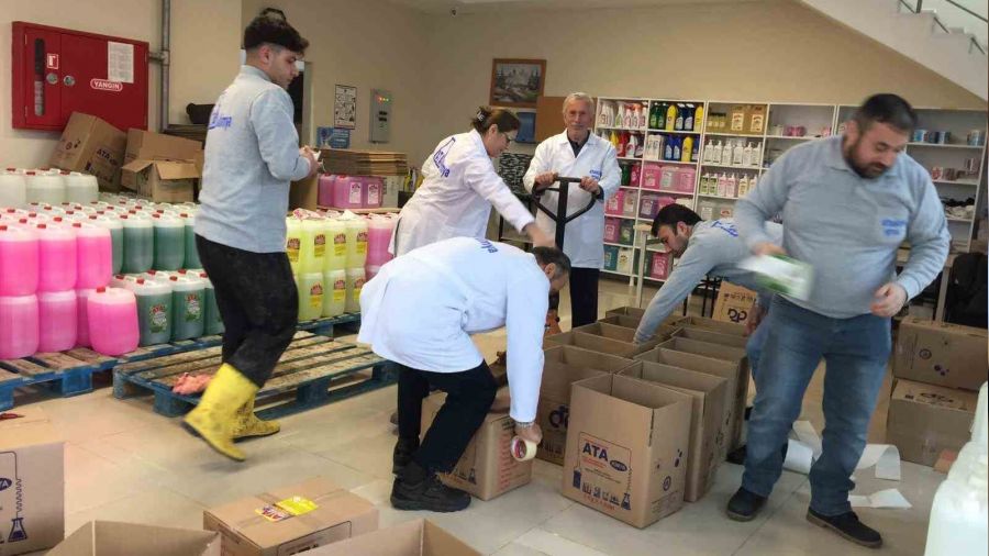 Fabrika gibi liseden deprem bölgesine hijyen malzemesi