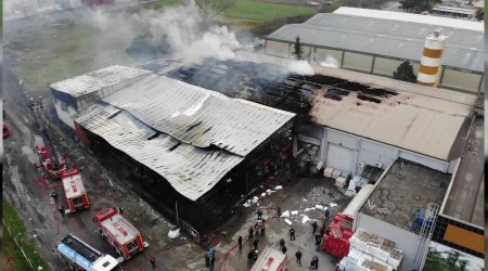 Fabrika küle döndü